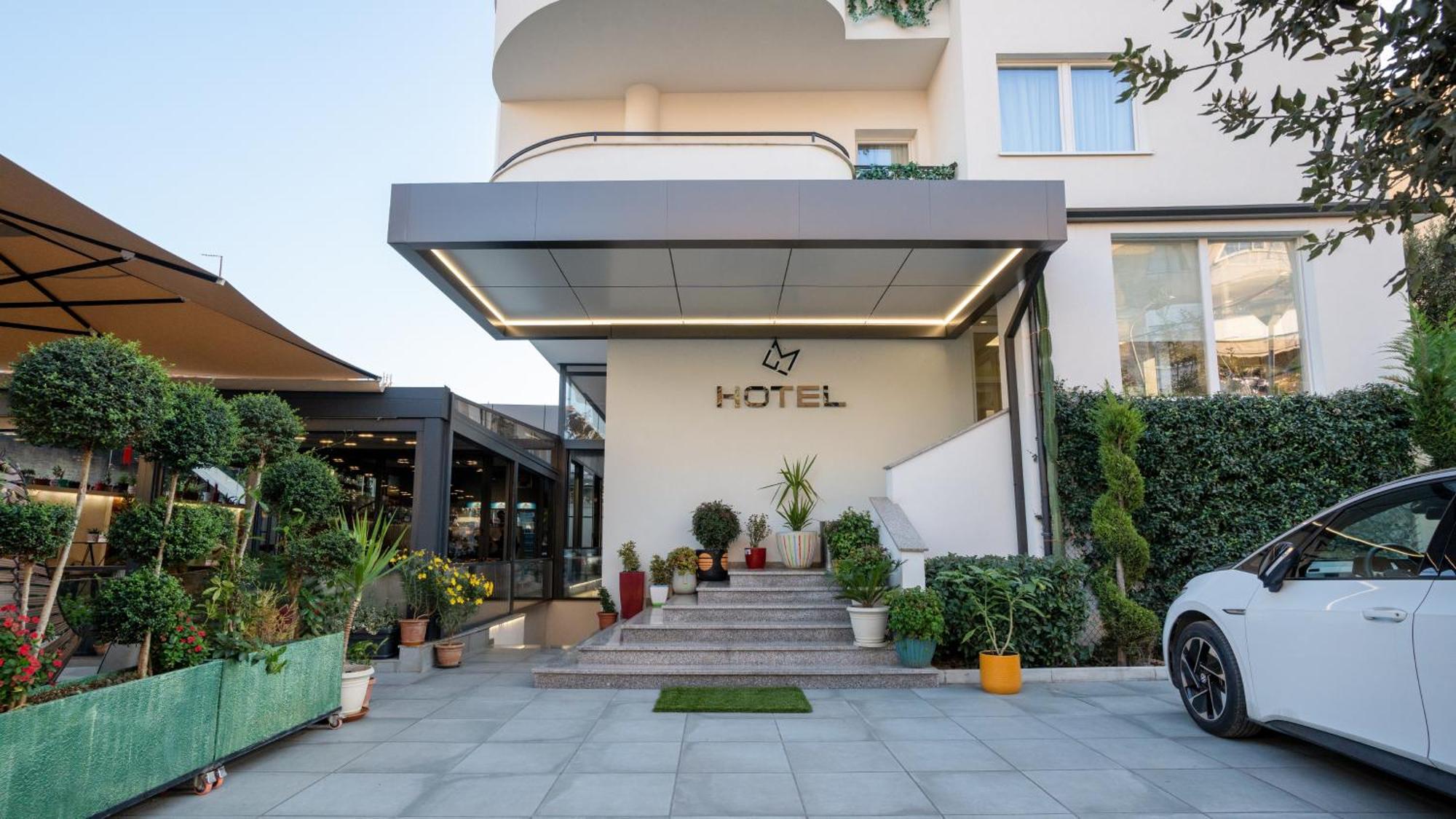 F&M Hotel 2 Tirana Buitenkant foto